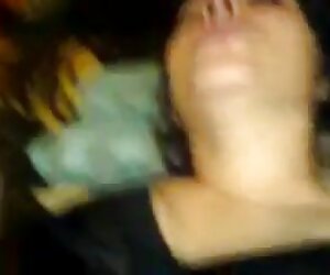 Vanessa gặp một người đàn ông trên Internet và mời anh phim sex du nhau ta có quan hệ tình dục