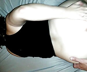 Thư dịt trẻ em ký cởi quần áo, vuốt ve