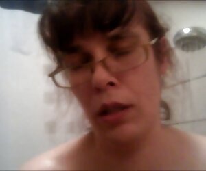 Lucy phim set chich nhau