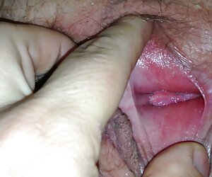 Một người phim sex đụ nhau bạn cùng lớp là nhai máy tính bảng với một mỏng eo