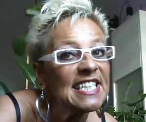 Marie nóng vuốt tay đit nhau ve ướt