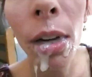 Khuôn mặt của trẻ học sinh cấp 2 chịch nhau đam mê tình dục trong quầy bar